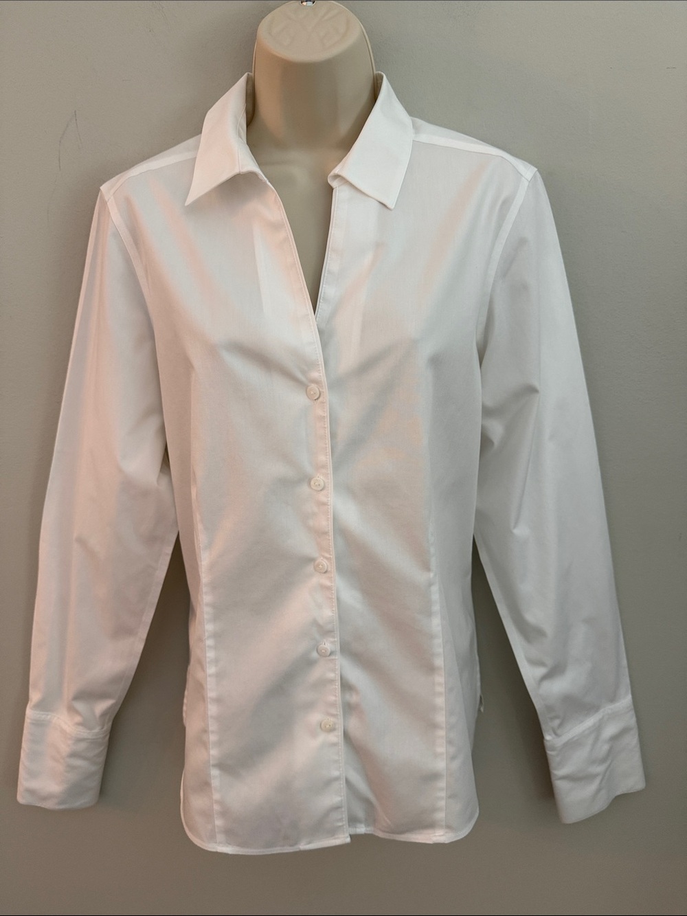Foxcroft White Tailored Button-Down Shirt women’s size large